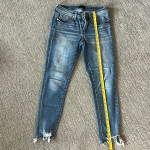 Buckle Black Fit No 53. Ankle skinny. Super stretch.